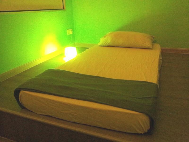 PODs The Backpackers Home&Cafe, Kuala Lumpur Bagian luar foto