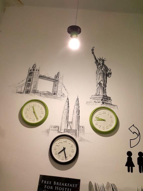 PODs The Backpackers Home&Cafe, Kuala Lumpur Bagian luar foto
