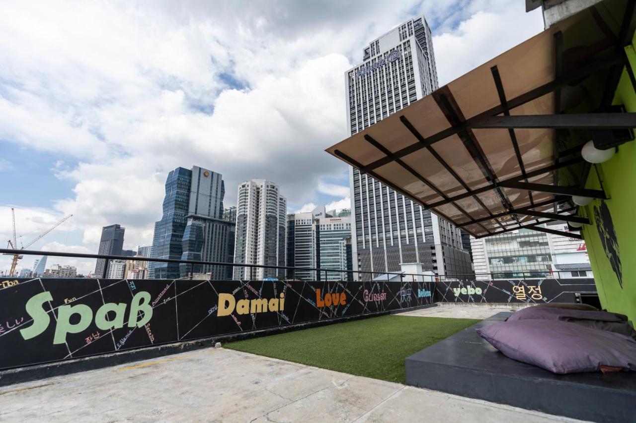 PODs The Backpackers Home&Cafe, Kuala Lumpur Bagian luar foto