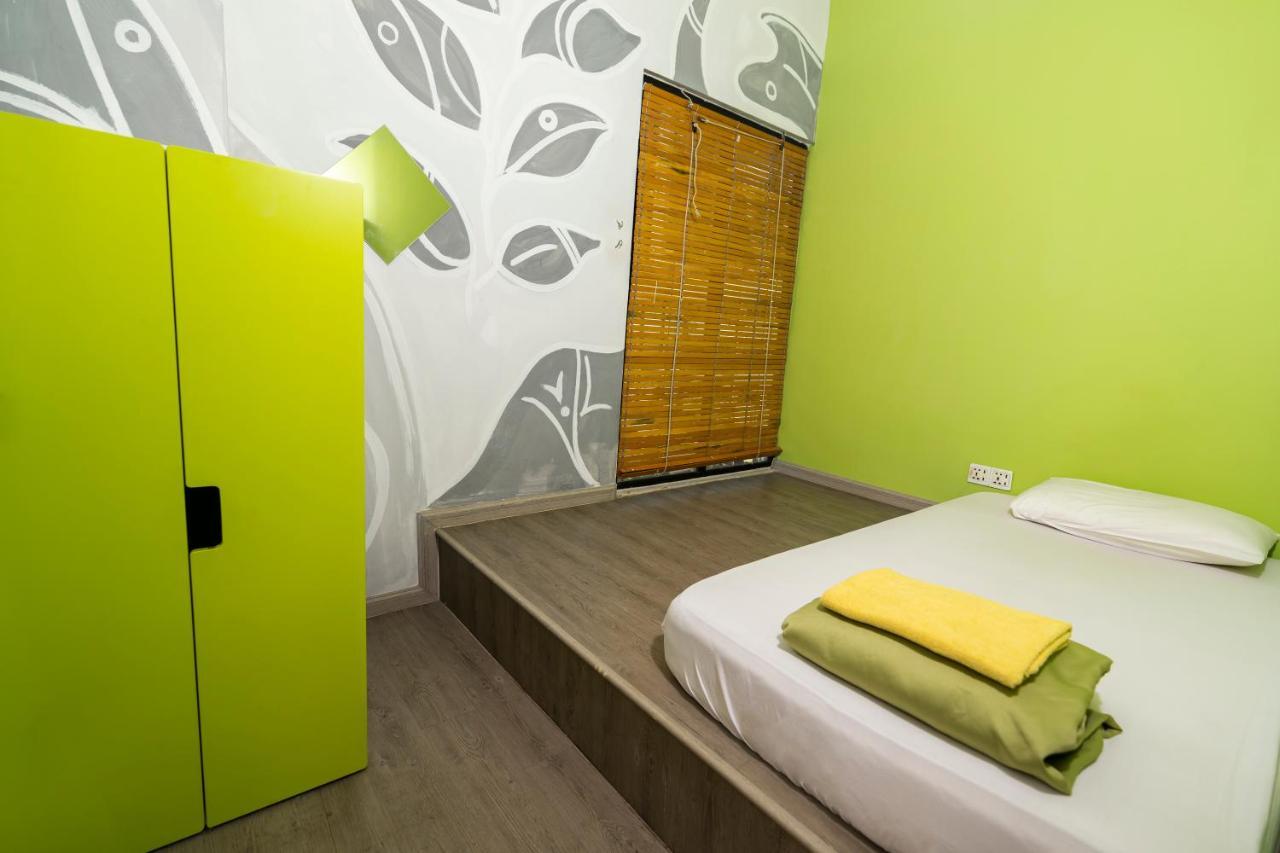 PODs The Backpackers Home&Cafe, Kuala Lumpur Bagian luar foto