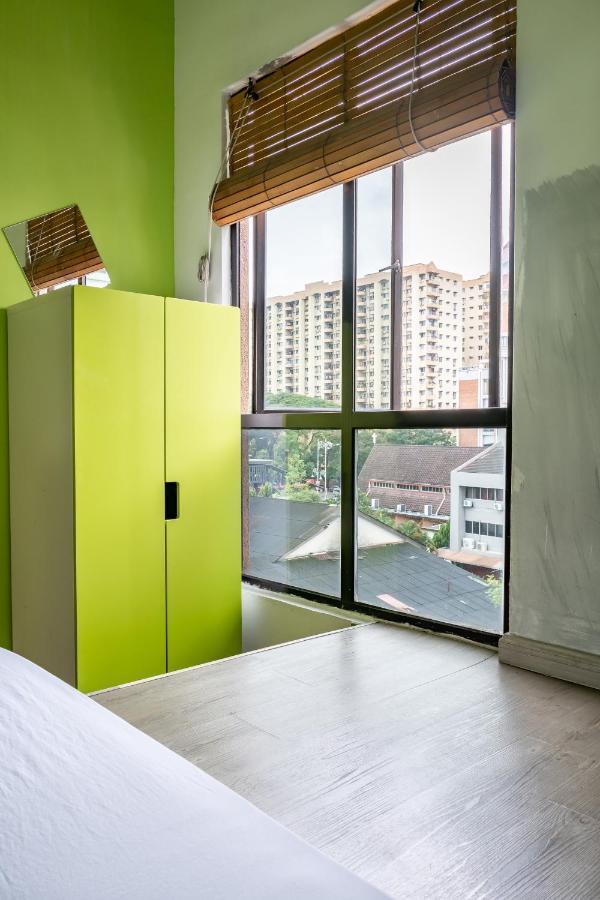 PODs The Backpackers Home&Cafe, Kuala Lumpur Bagian luar foto